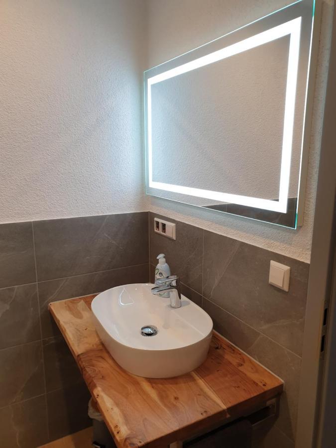 Heidi'S Lerchennest Apartment Вейкерсхайм Екстериор снимка